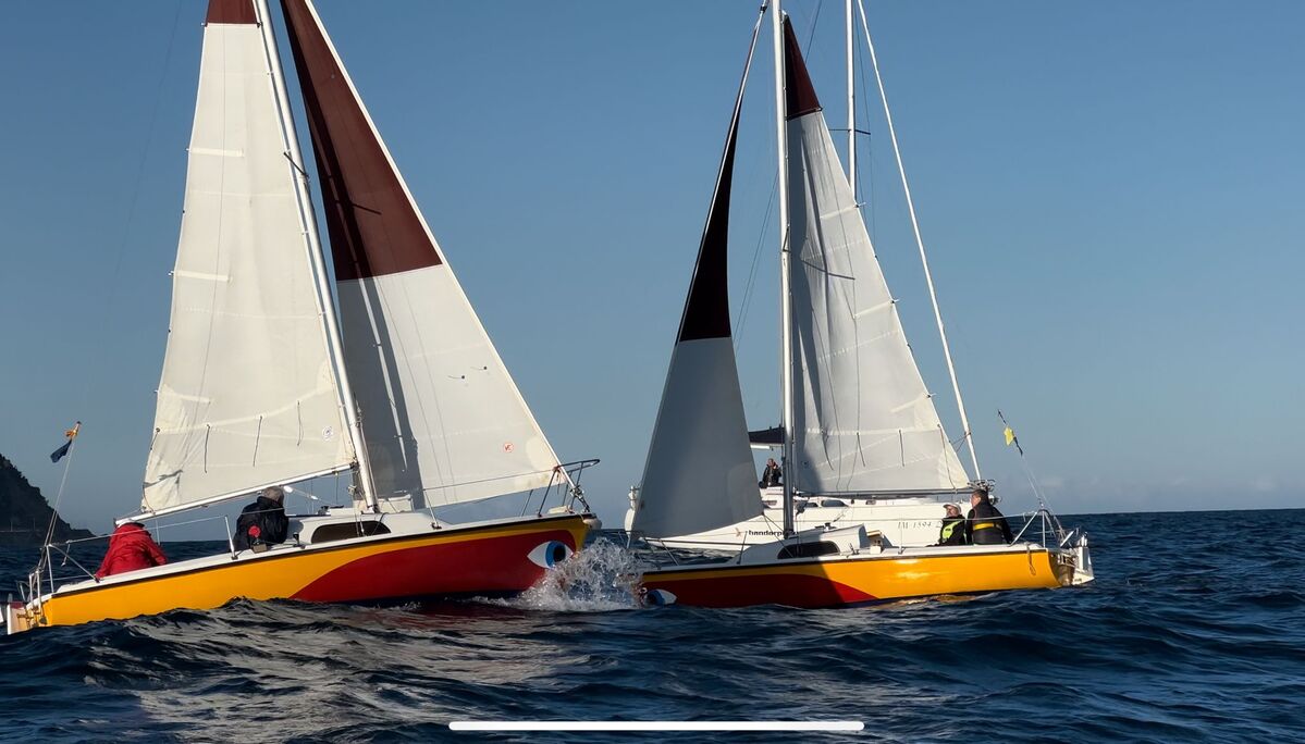 due barche a vela denominate Eraclea a Nicea durante un'escursione